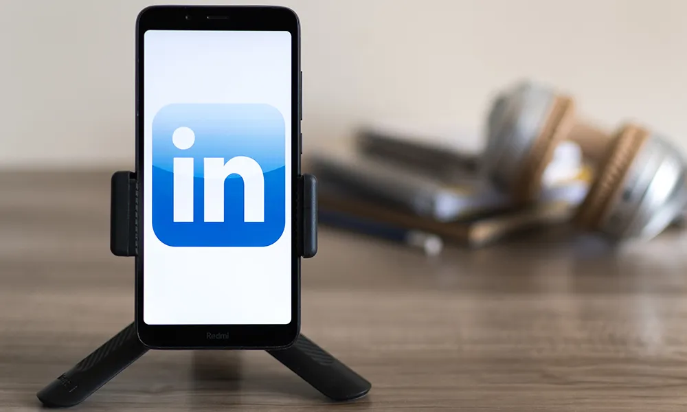 Trova lavoro con LinkedIN